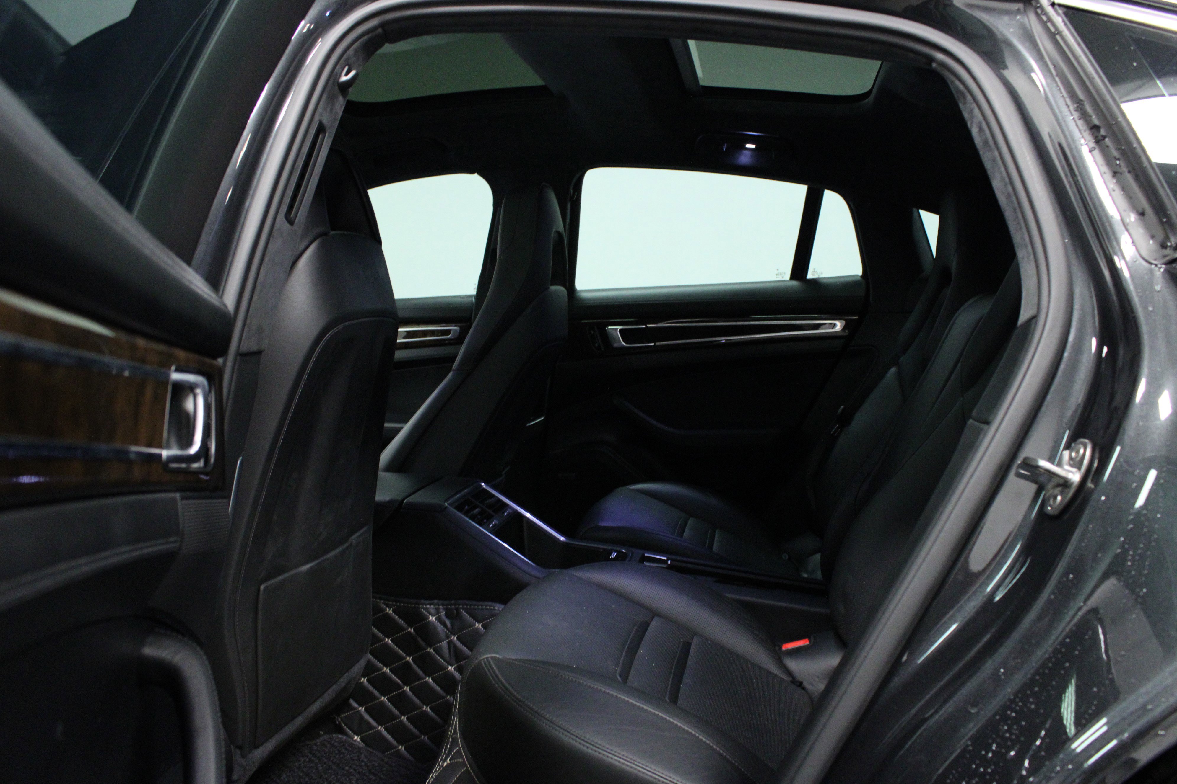 Used 2018 Porsche Panamera Turbo S image 13