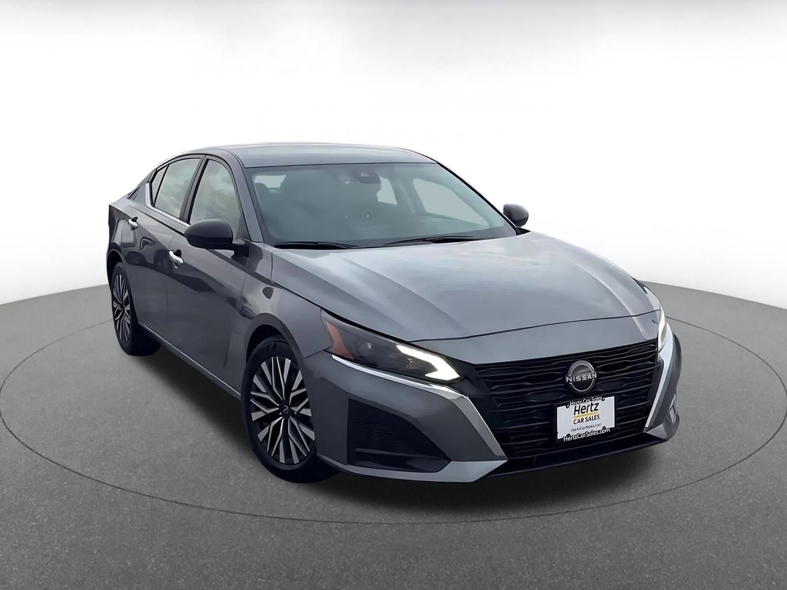 Used 2024 Nissan Altima 2.5 SV FWD image 3