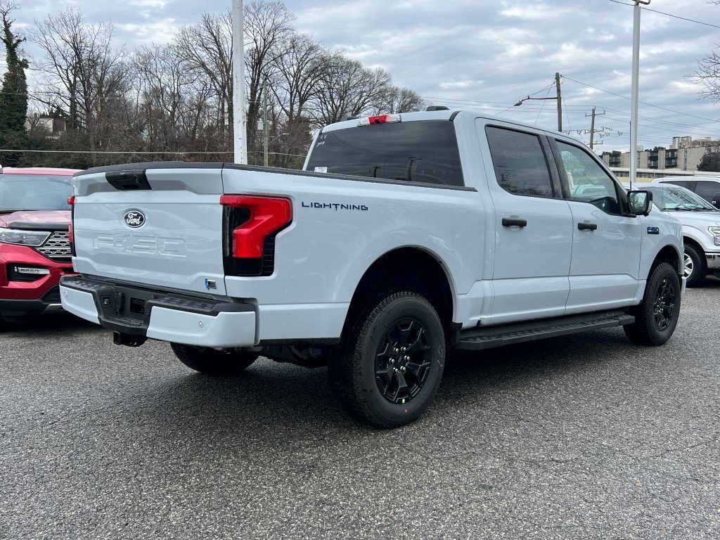 New 2025 Ford F150 Lightning XLT image 4