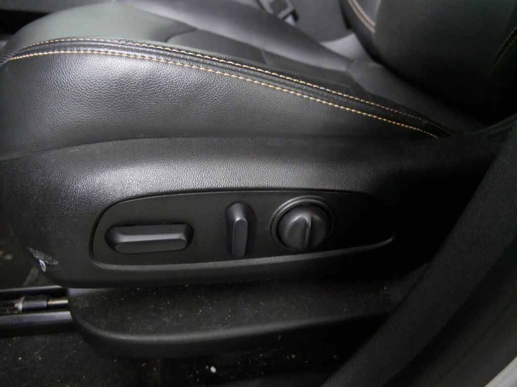 Used 2019 GMC Terrain SLT w/ Preferred Package image 16