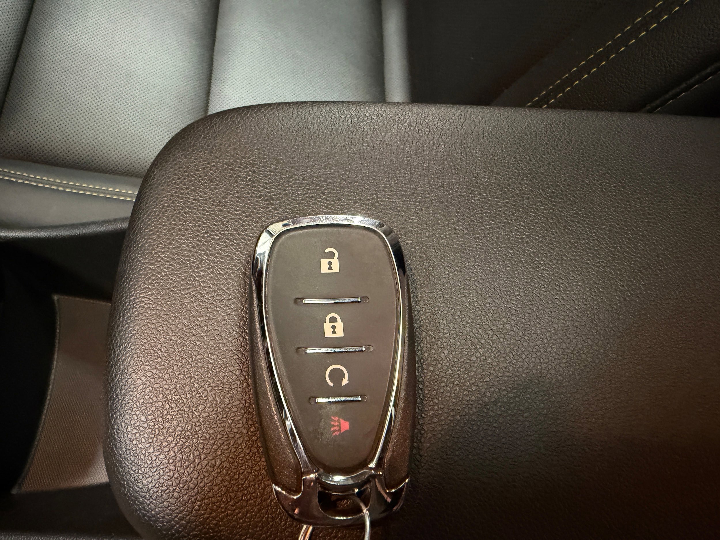Used 2024 Chevrolet Trax ACTIV w/ Sunroof Package FWD image 35