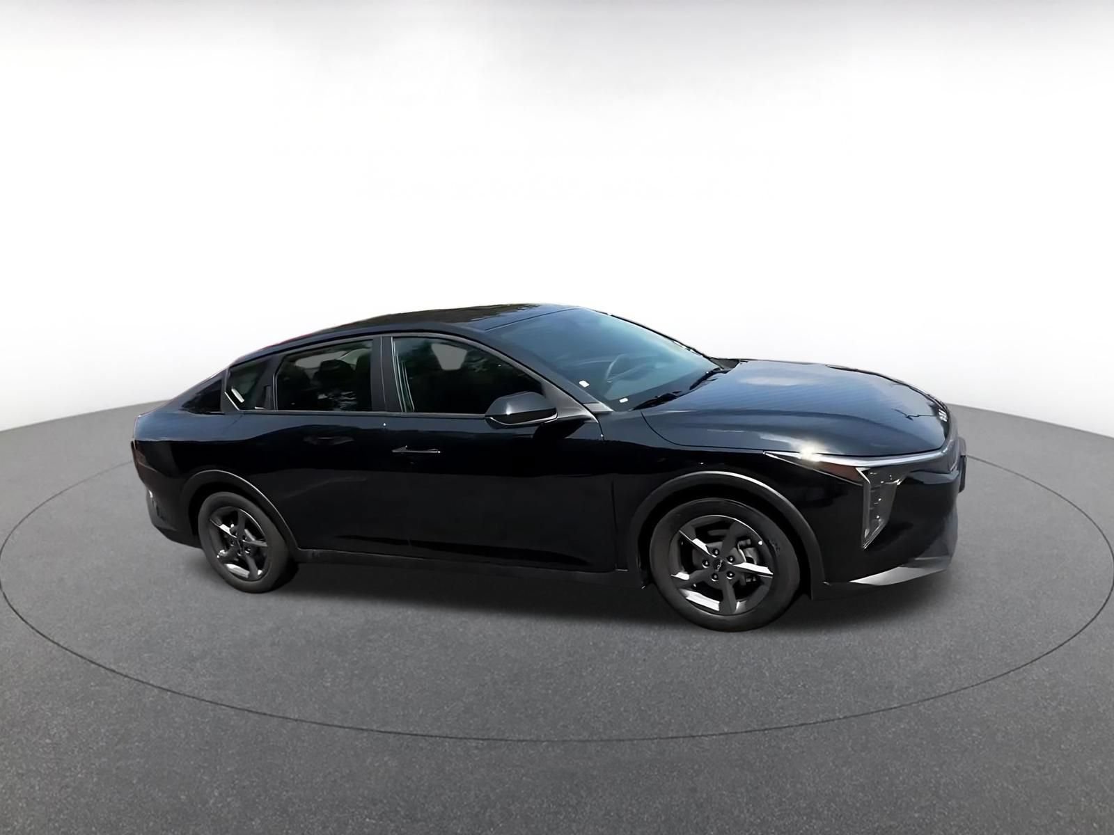Used 2026 Kia K4 FWD image 2
