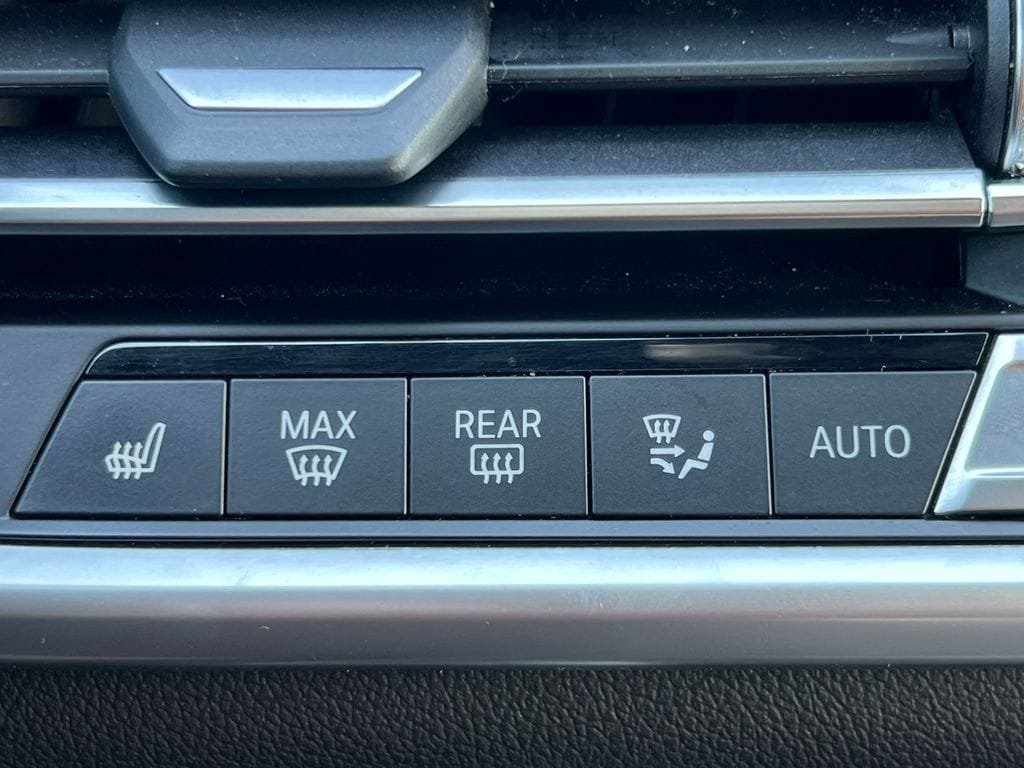 Used 2022 BMW X5 xDrive40i w/ Premium Package AWD/4WD image 26