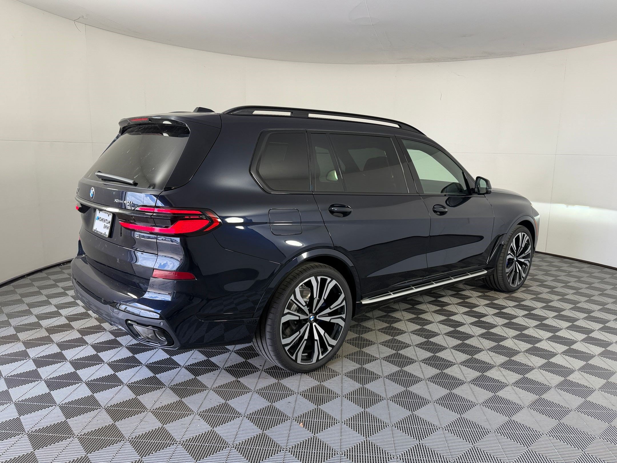 New 2027 BMW X7 xDrive40i w/ Executive Package AWD/4WD image 9