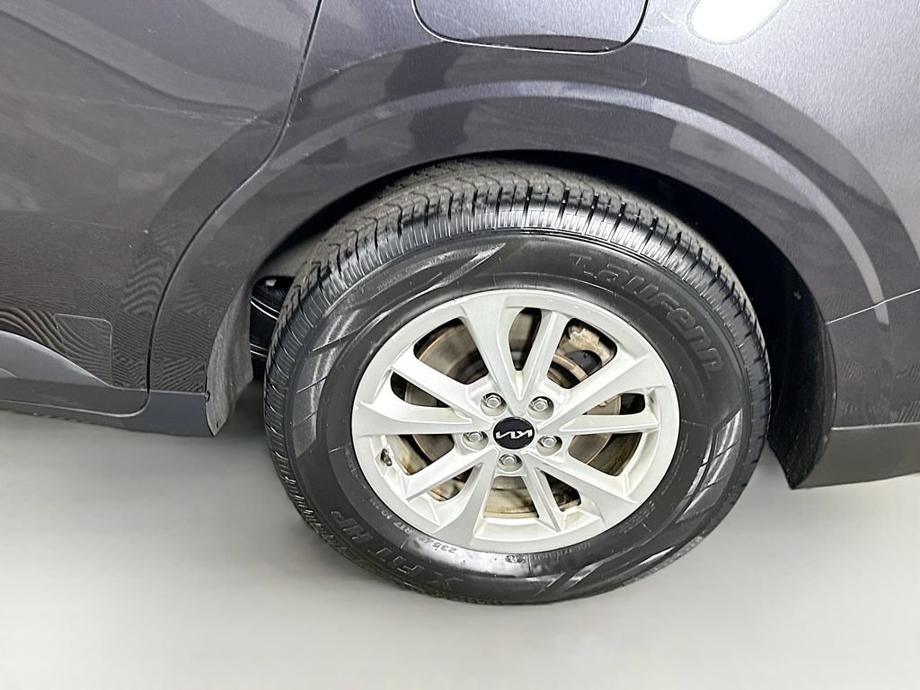 Used 2022 Kia Carnival LX image 34