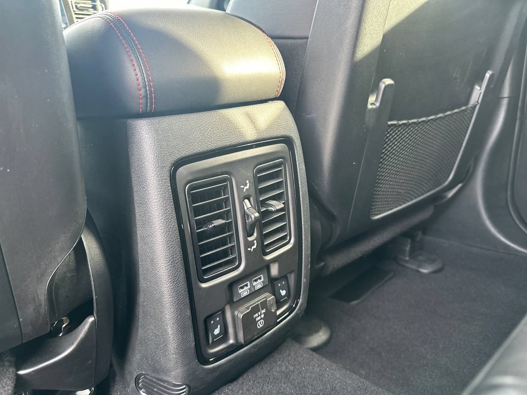 Used 2025 Dodge Durango GT AWD/4WD image 16