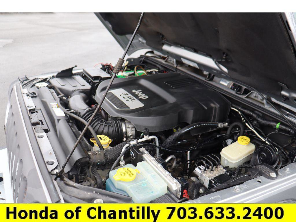 Used 2013 Jeep Wrangler Unlimited Sahara w/ Connectivity Group image 31