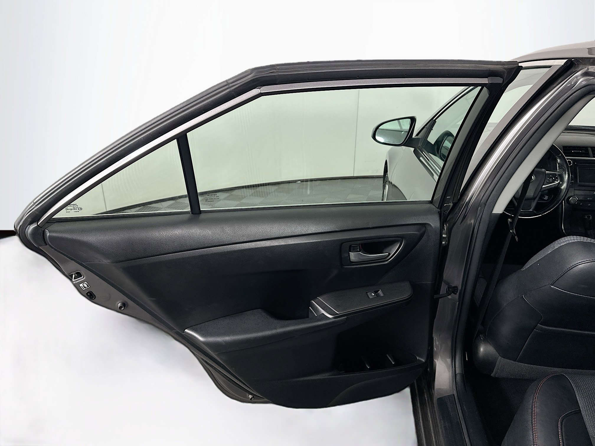 Used 2016 Toyota Camry SE image 23