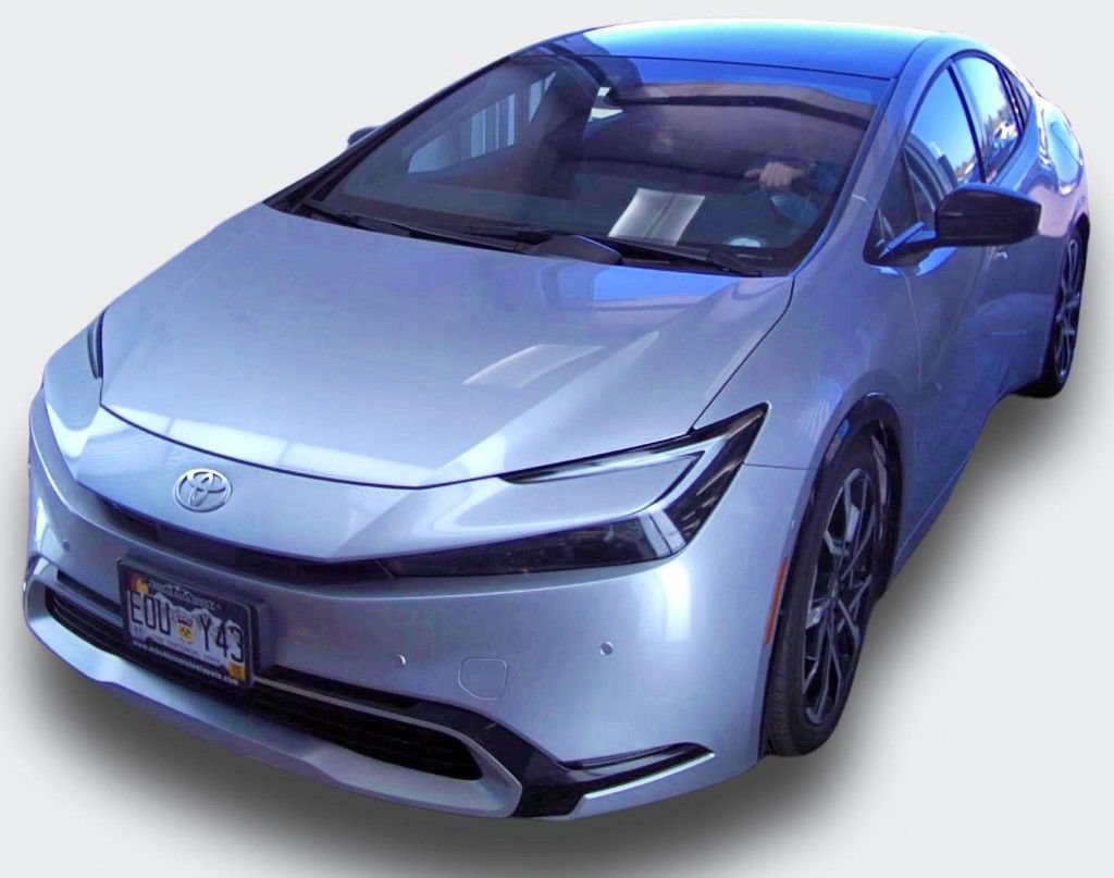 Used 2024 Toyota Prius Prime Premium w/ Advanced Technology Package FWD image 1