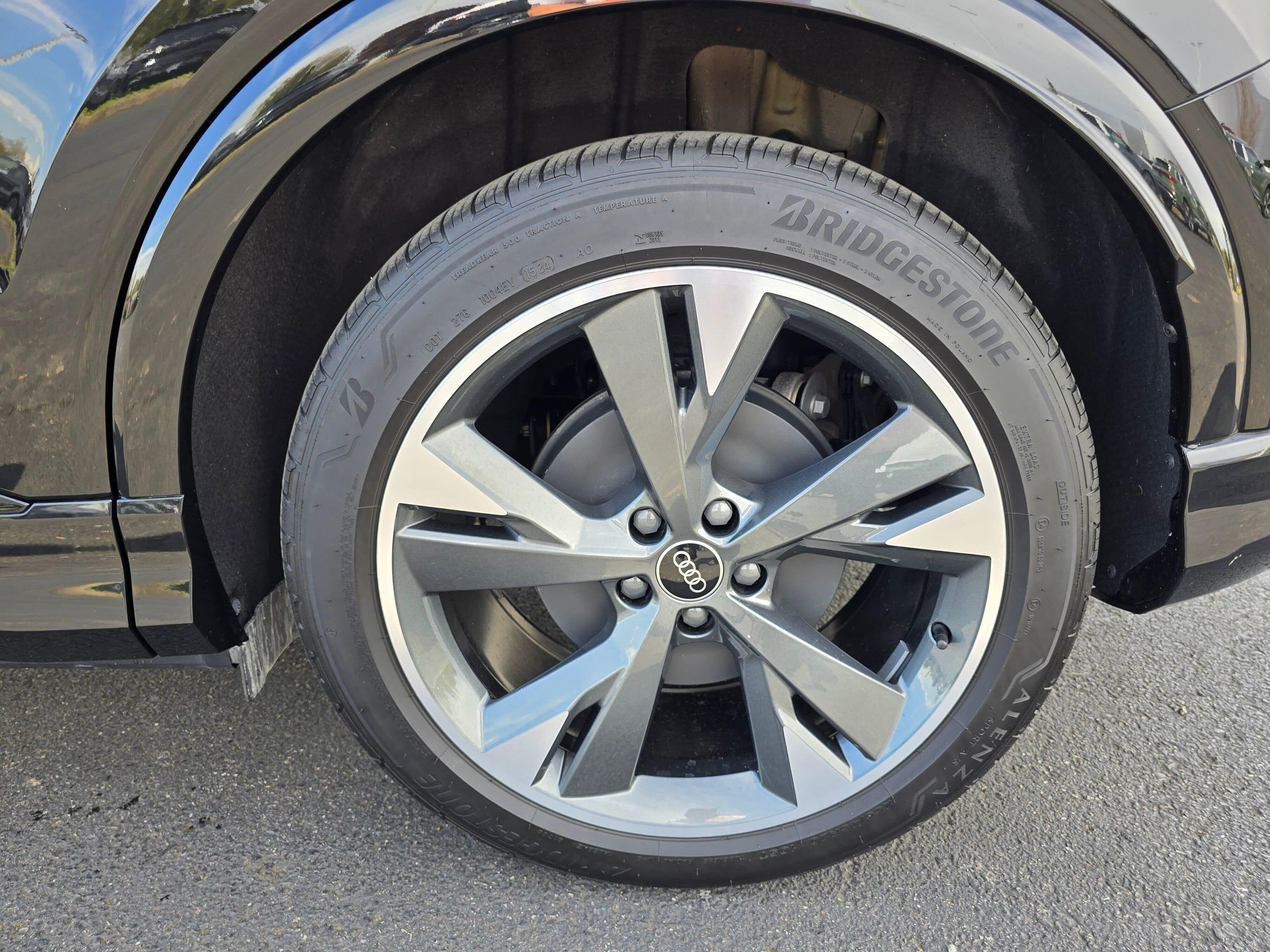 Used 2025 Audi Q4 e-tron Premium w/ Convenience Package AWD/4WD image 20