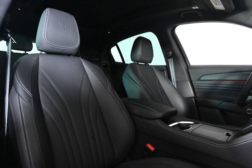 Used 2025 Maserati Grecale GT AWD/4WD image 16