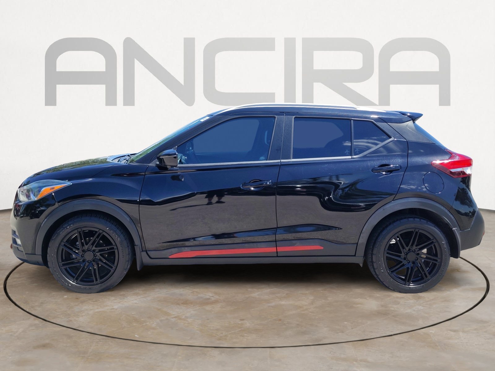Used 2019 Nissan Kicks SR w/ SR Premium Package FWD image 7