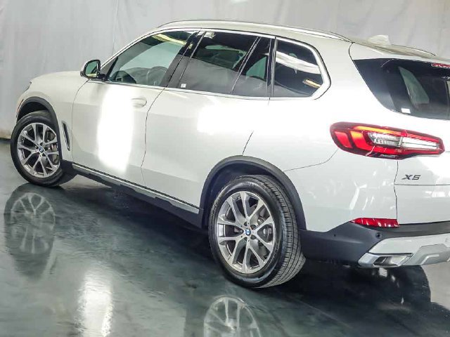 Used 2023 BMW X5 xDrive40i w/ Premium Package AWD/4WD image 26