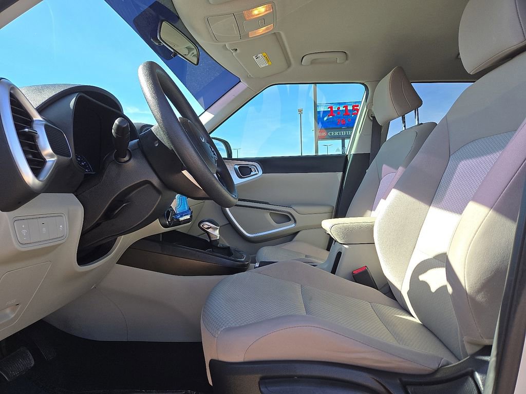 Used 2022 Kia Soul LX image 22