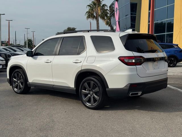 Used 2025 Honda Pilot Sport image 3