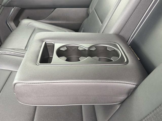 Used 2025 Chevrolet Suburban Z71 AWD/4WD image 25