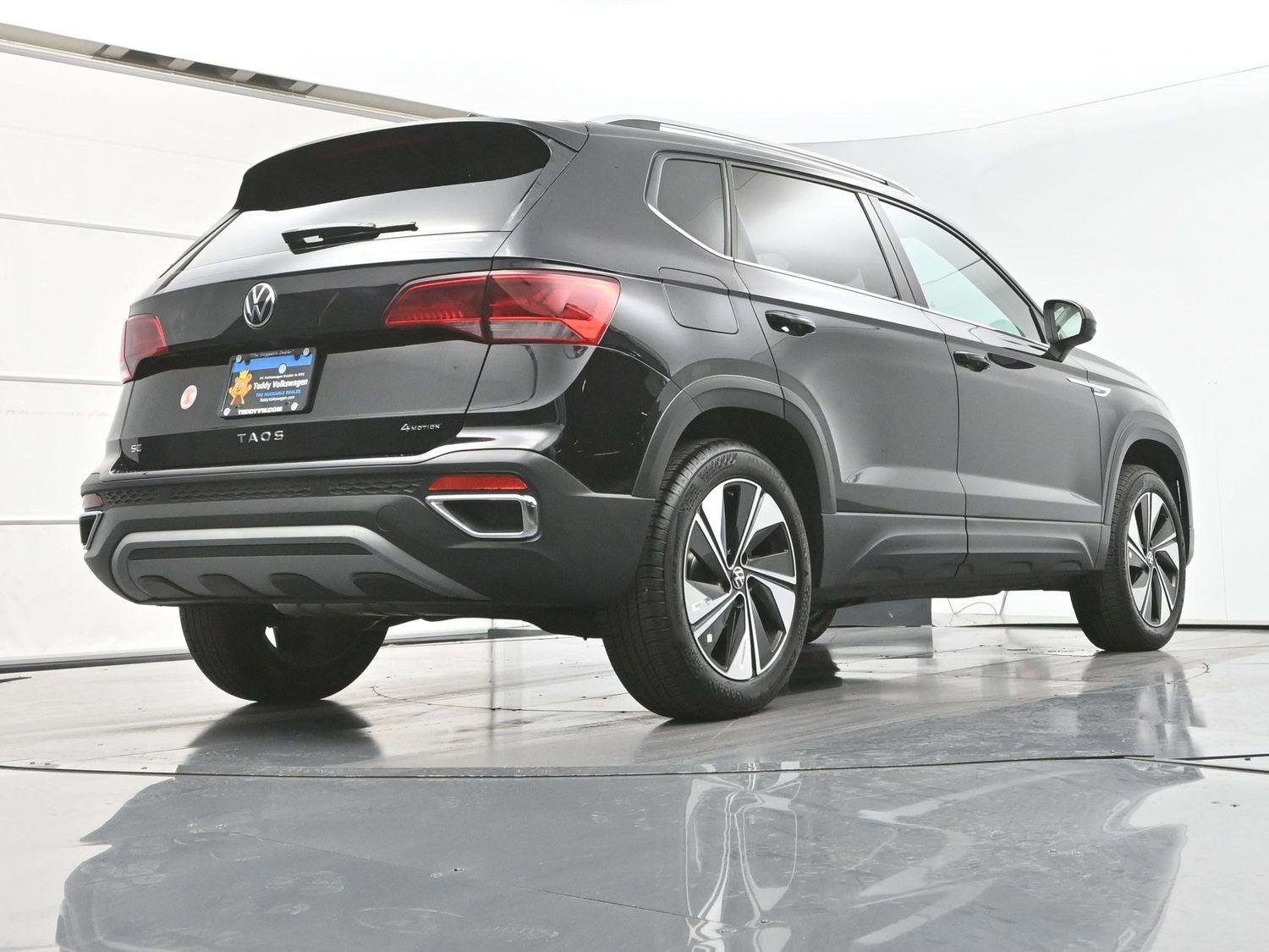 Used 2024 Volkswagen Taos SE image 33