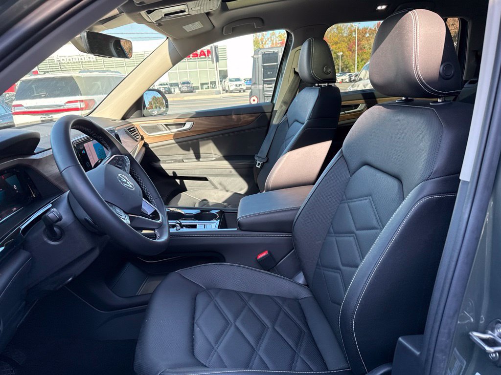 Used 2026 Volkswagen Atlas SE FWD image 6