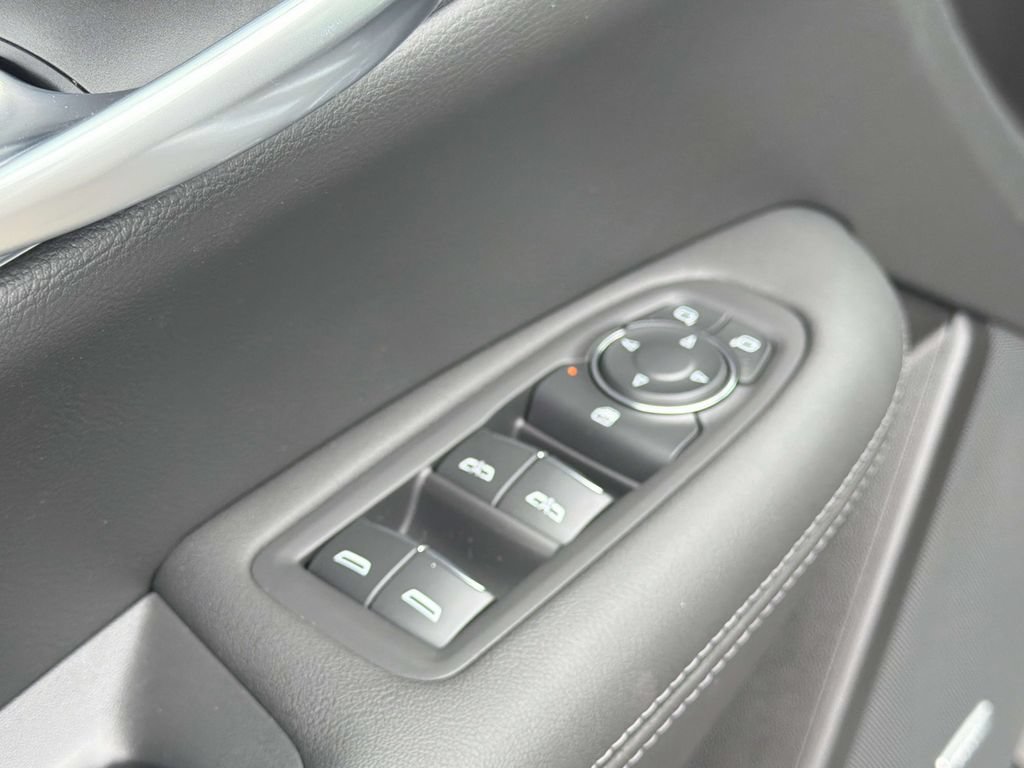 New 2026 Cadillac XT5 Luxury w/ LPO, ONYX Package FWD image 20