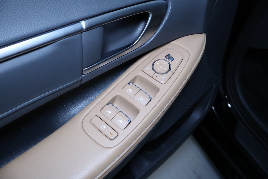 Used 2020 Hyundai Sonata Limited FWD image 13