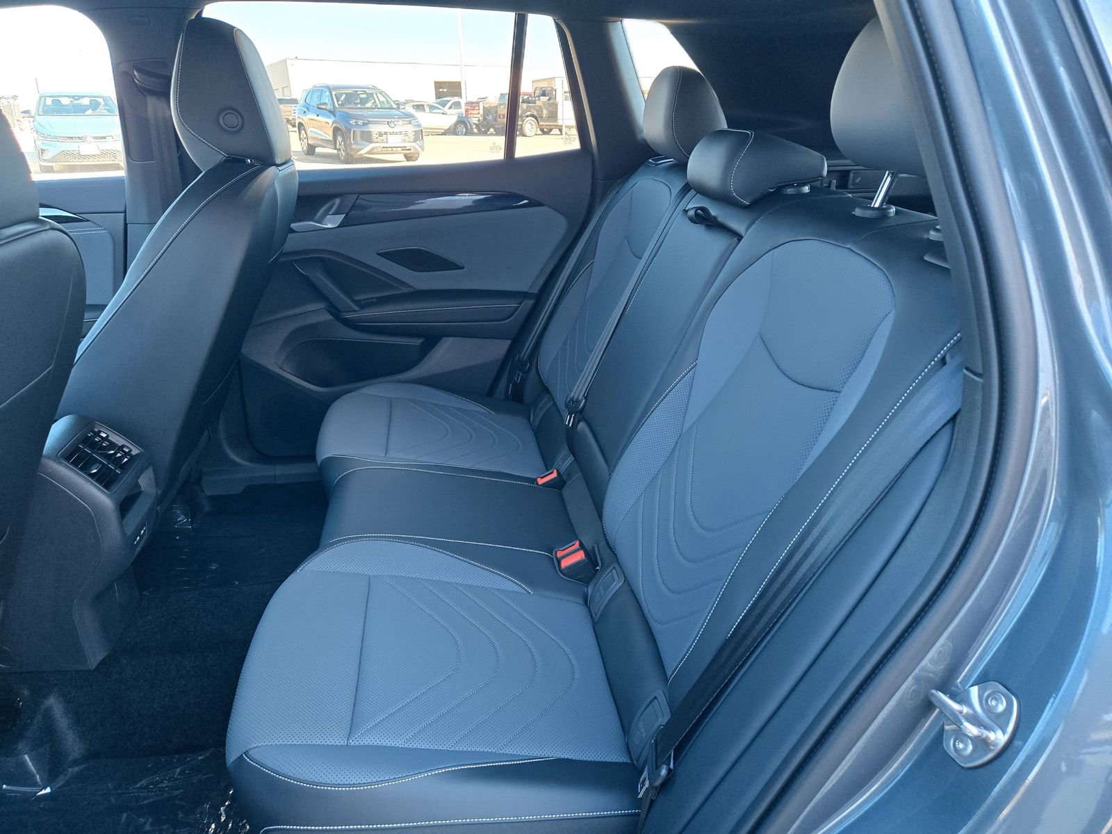 New 2026 Volkswagen Tiguan SE R-Line image 17