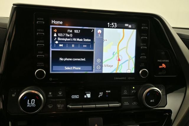 Used 2022 Toyota Highlander XLE AWD/4WD image 10