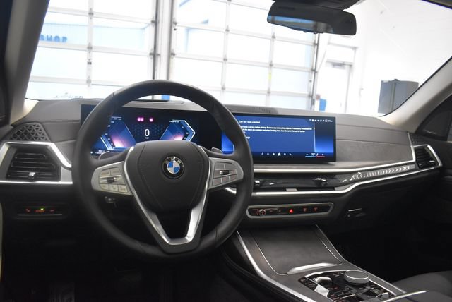 Used 2026 BMW X7 xDrive40i AWD/4WD image 23