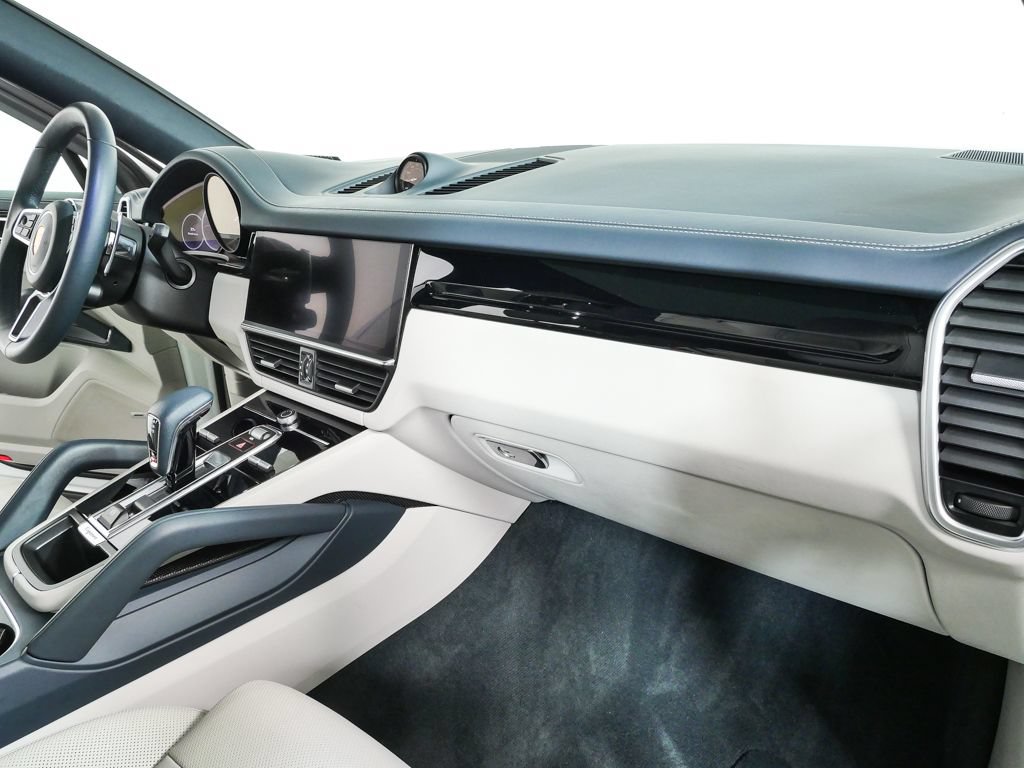 Certified 2021 Porsche Cayenne Coupe AWD/4WD image 26