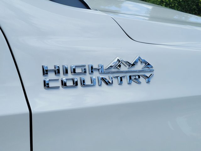 Used 2025 Chevrolet Tahoe High Country AWD/4WD image 12