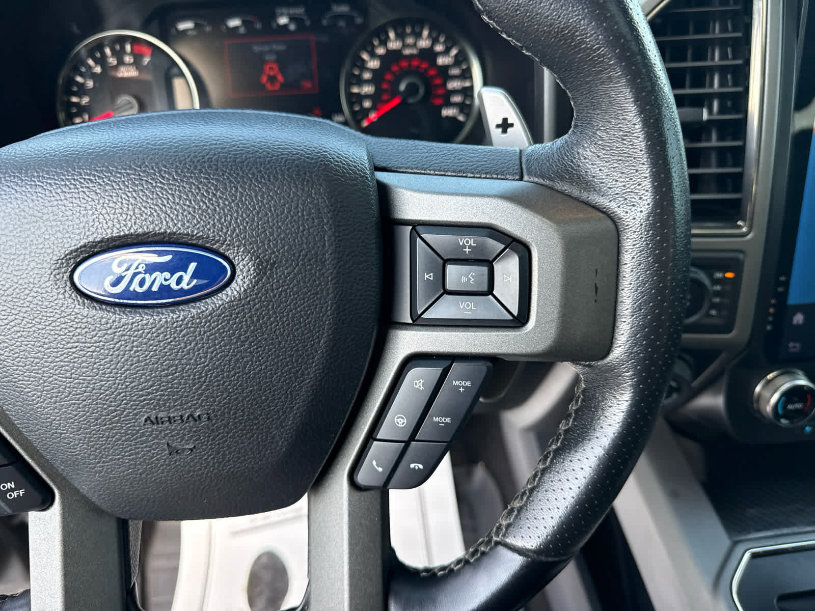 Used 2020 Ford F150 Raptor w/ Equipment Group 802A Luxury AWD/4WD image 19