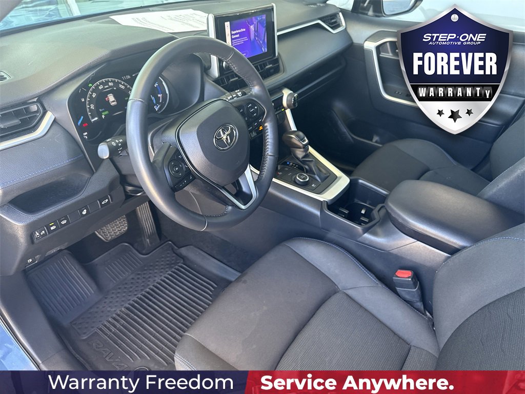 Used 2024 Toyota RAV4 SE image 11