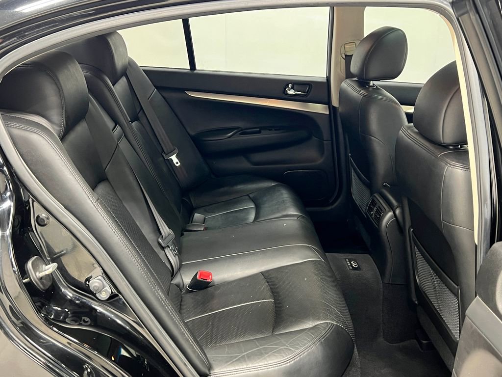 Used 2011 INFINITI G37 x w/ Premium Pkg image 31