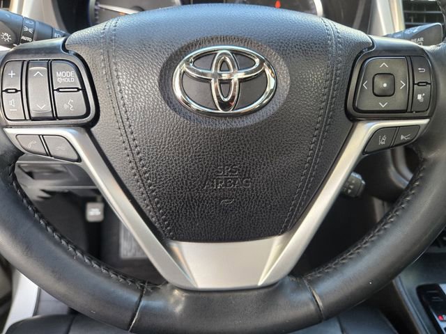 Used 2019 Toyota Highlander XLE image 25