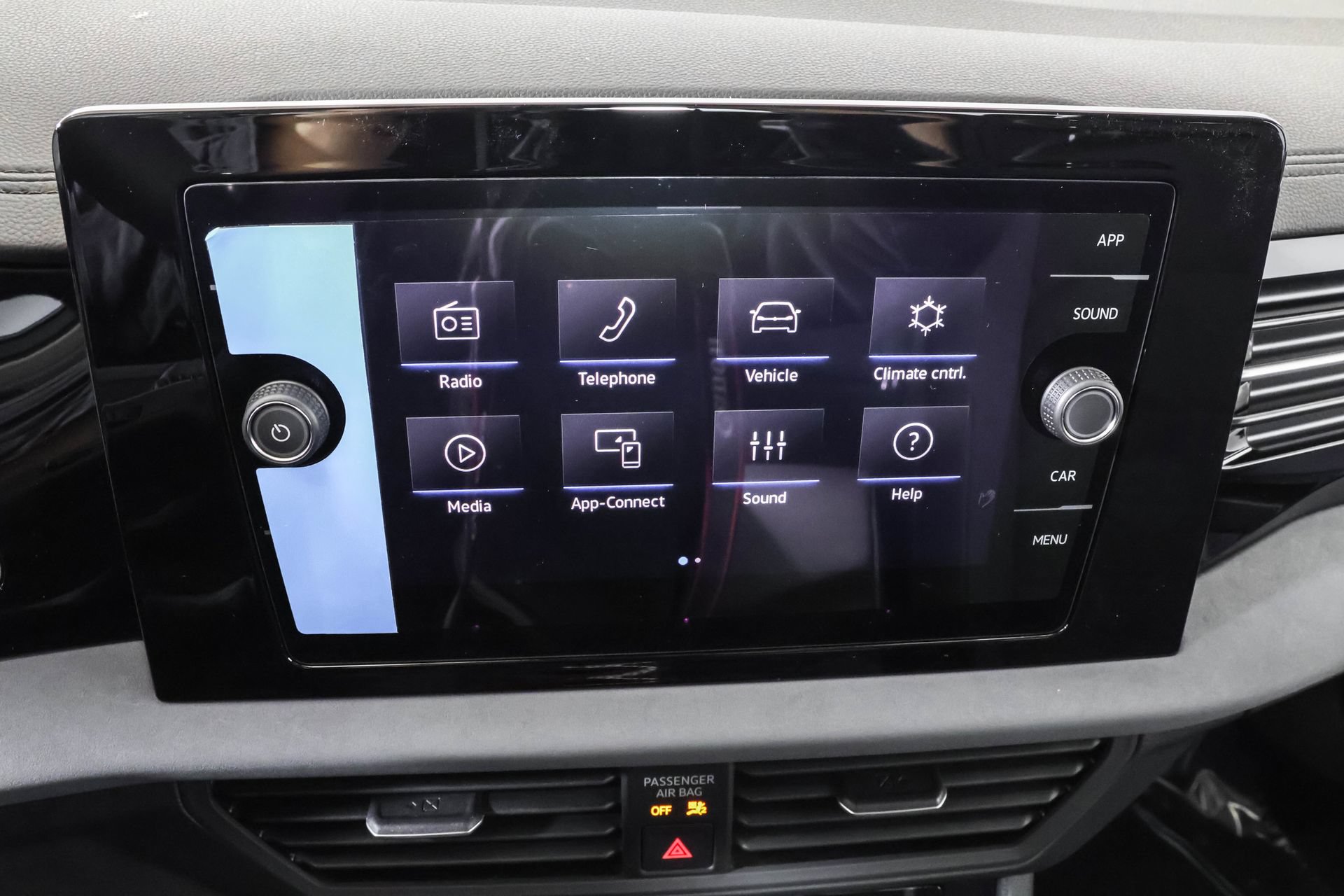 Used 2026 Volkswagen Jetta SE FWD image 27