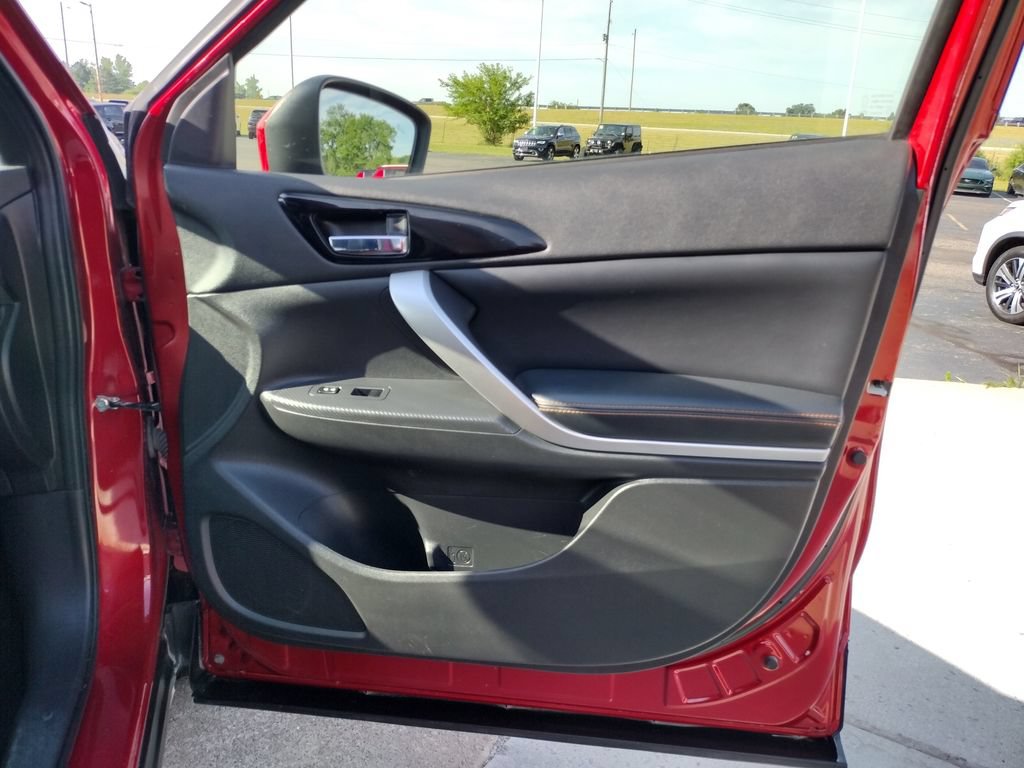 Used 2020 Mitsubishi Eclipse Cross SEL AWD/4WD image 27
