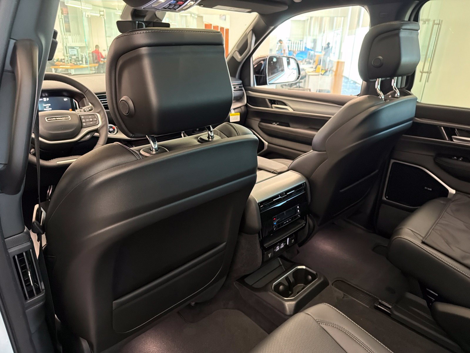 New 2026 Jeep Grand Wagoneer Limited AWD/4WD image 17