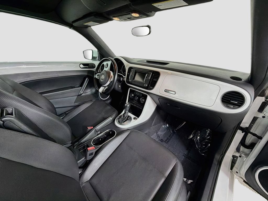 Used 2019 Volkswagen Beetle 2.0T S FWD image 25