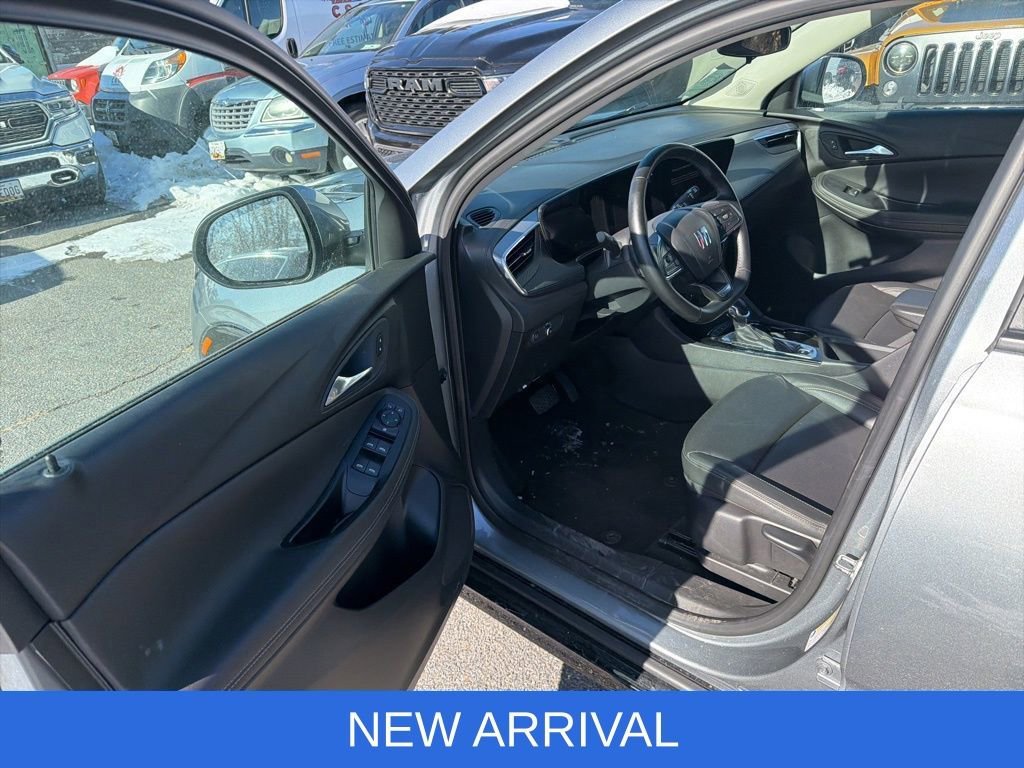 Used 2024 Buick Encore GX Sport Touring image 12