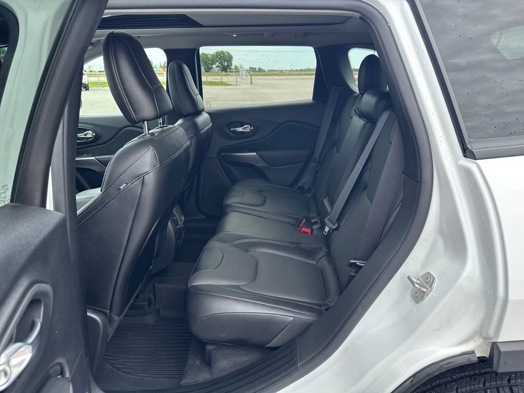 Used 2022 Jeep Cherokee Limited w/ Elite Package AWD/4WD image 24