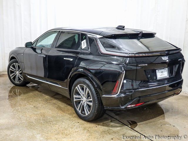 New 2025 Cadillac Lyriq Luxury w/ LPO, Floor Liner Package AWD/4WD image 7