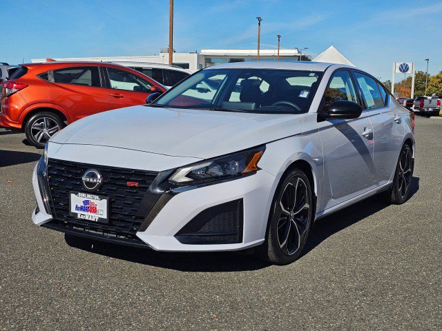 Used 2023 Nissan Altima 2.5 SR w/ SR Premium Package FWD image 7