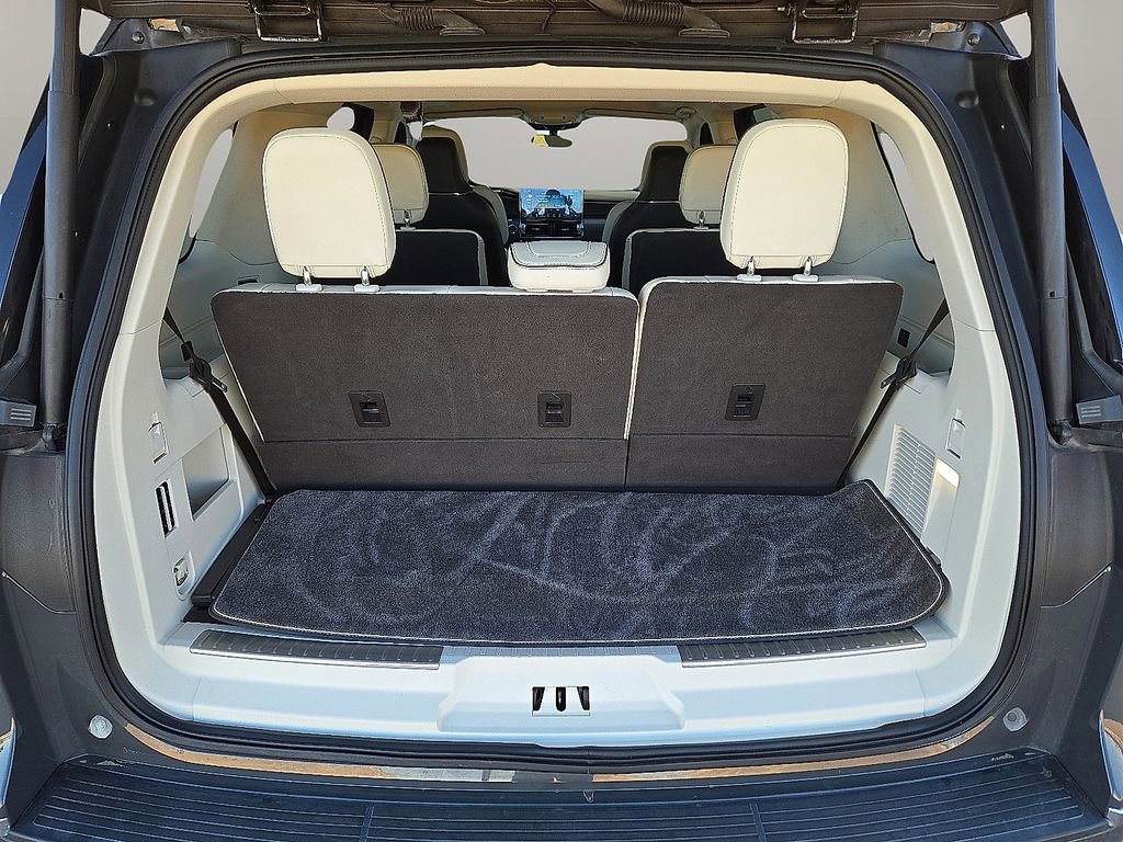 Used 2023 Lincoln Navigator Black Label image 13