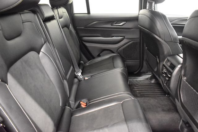 Used 2024 Jeep Grand Cherokee Altitude AWD/4WD image 17