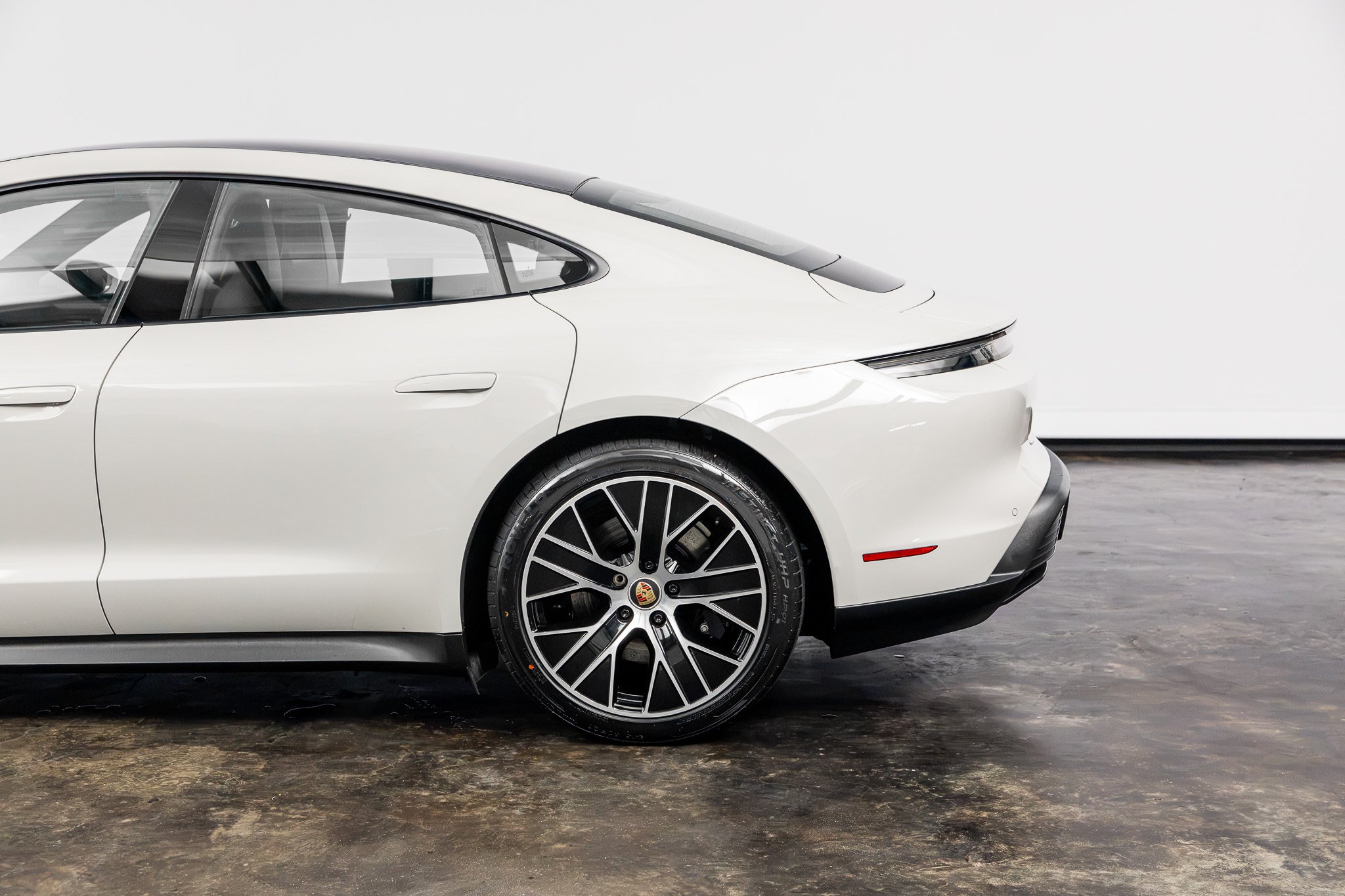Used 2021 Porsche Taycan RWD image 13