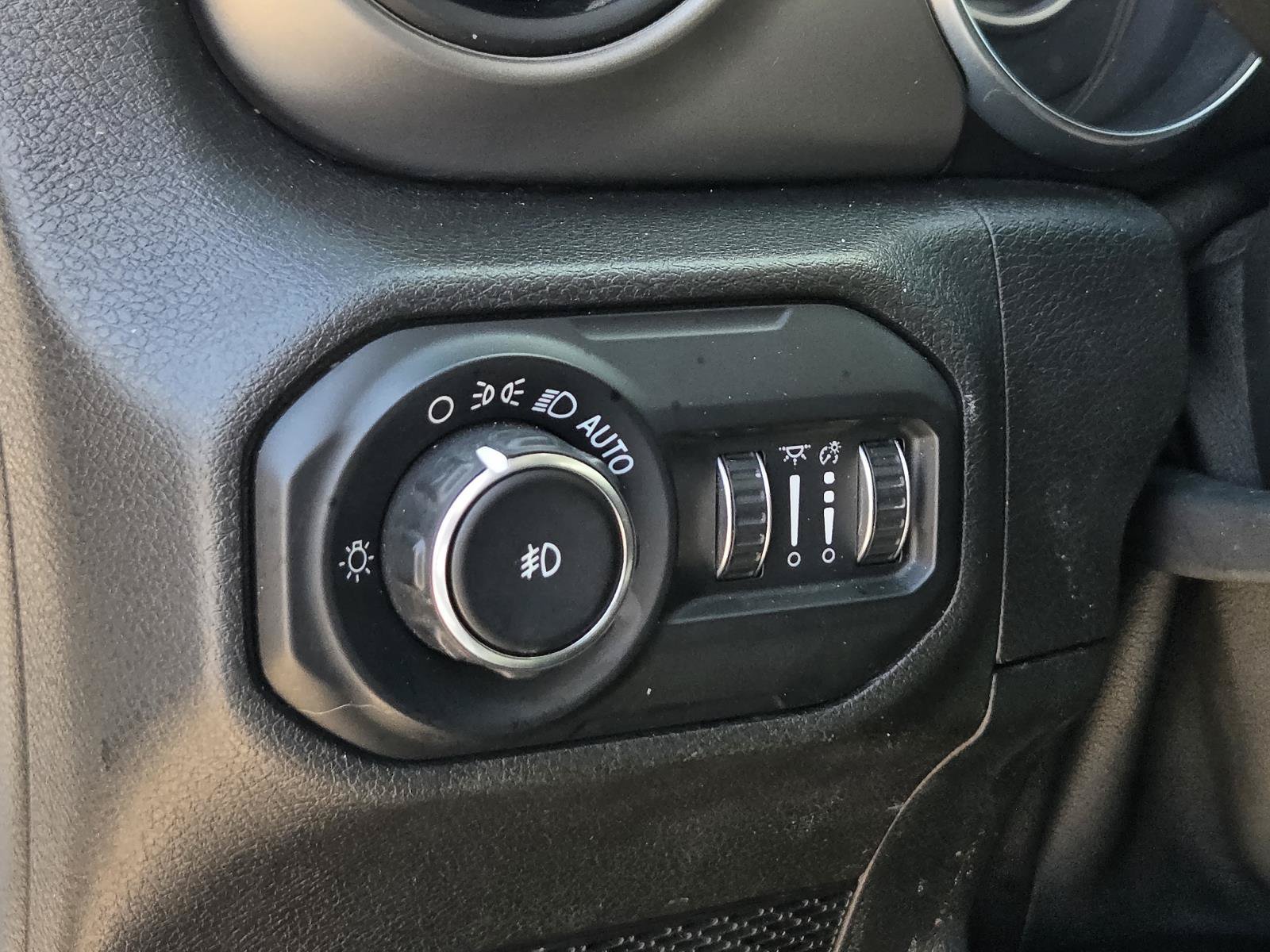 Used 2020 Jeep Wrangler Sport AWD/4WD image 18