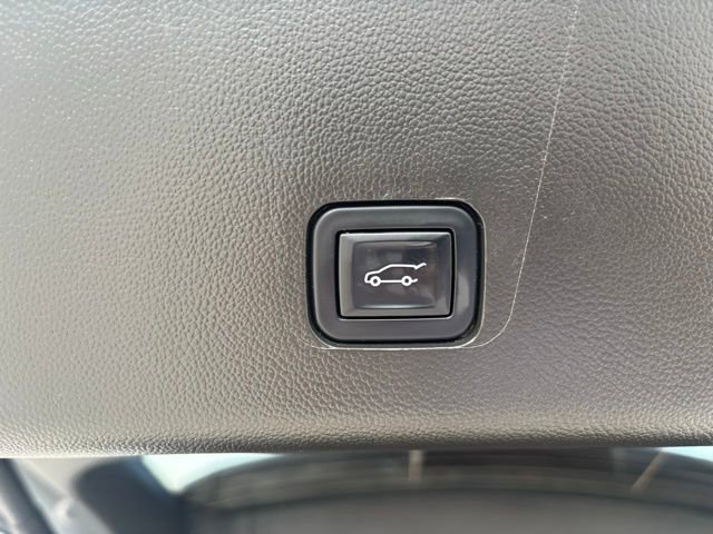 Used 2023 Chevrolet Traverse LT image 26