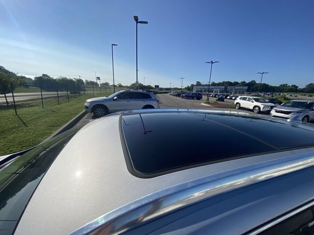 Used 2017 Buick Envision Essence FWD image 3