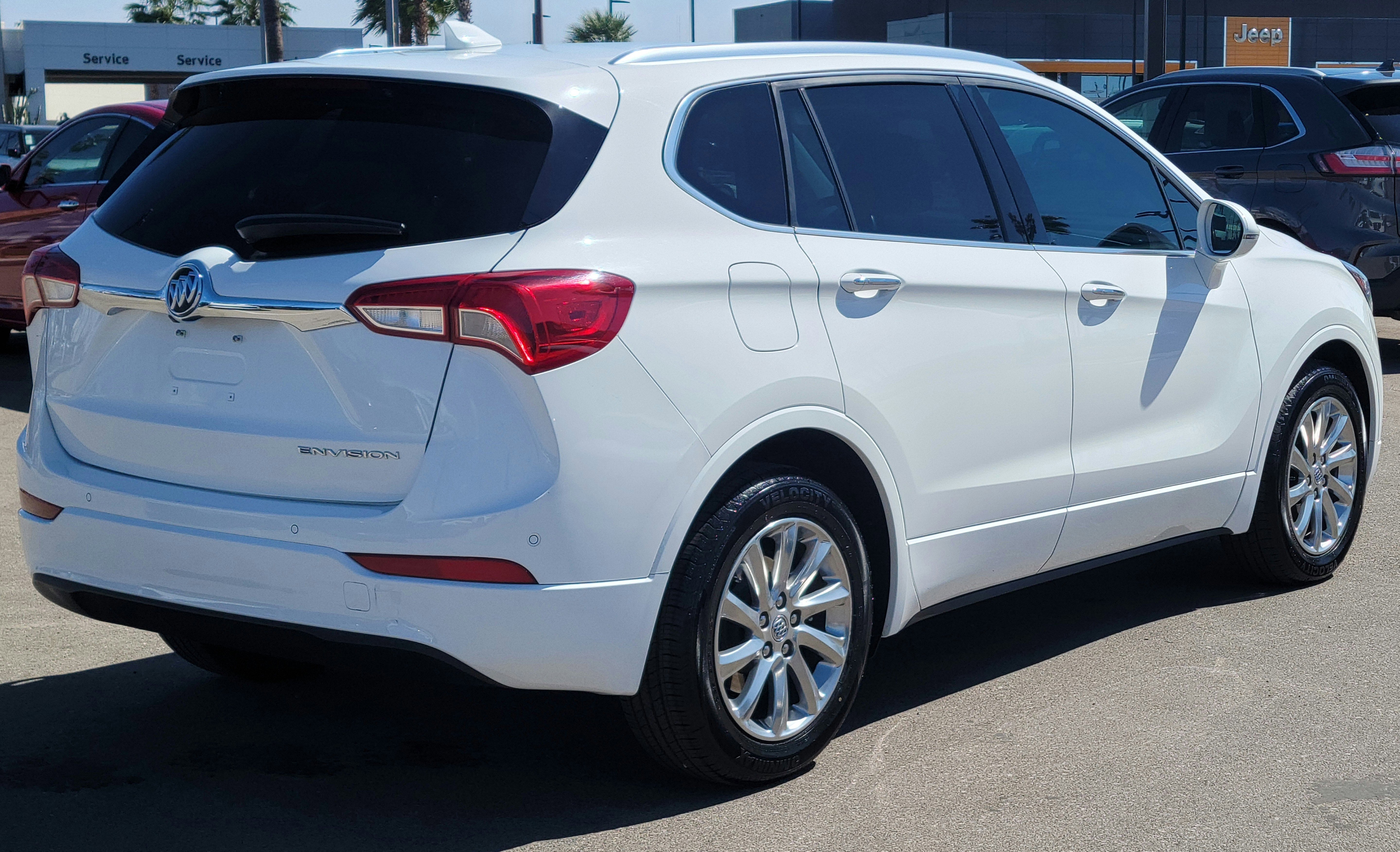 Used 2020 Buick Envision Essence image 2