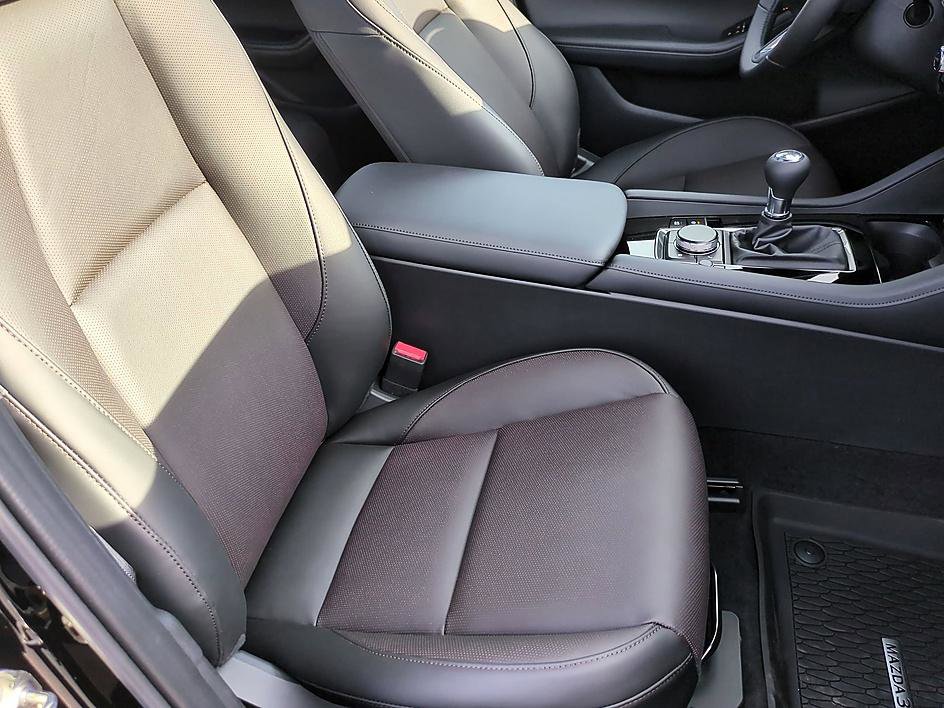 New 2026 MAZDA MAZDA3 2.5 S Hatchback w/ Premium Pkg FWD image 36
