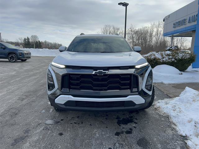 New 2026 Chevrolet Equinox ACTIV w/ Convenience Package III image 2